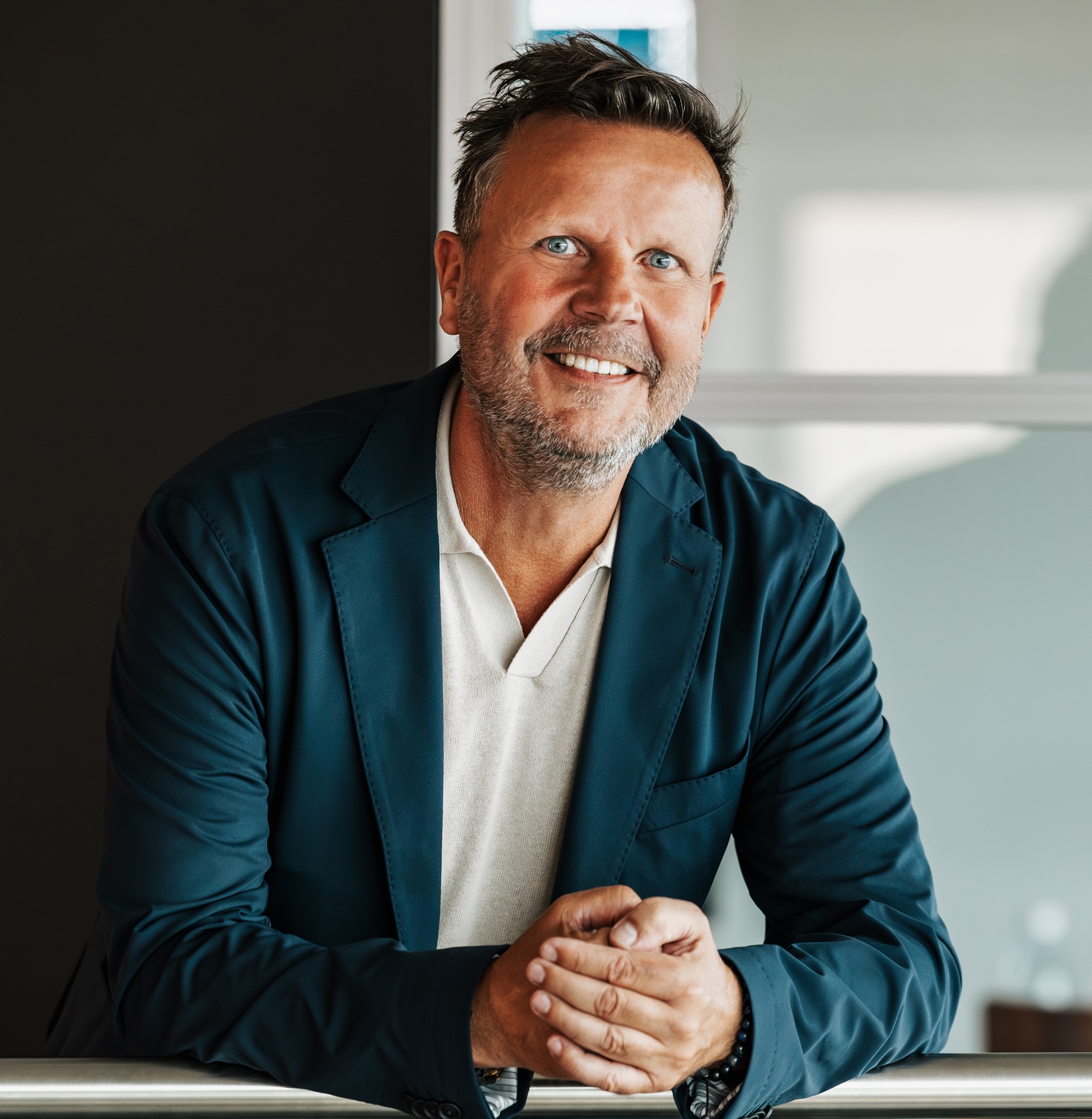 Click to select image